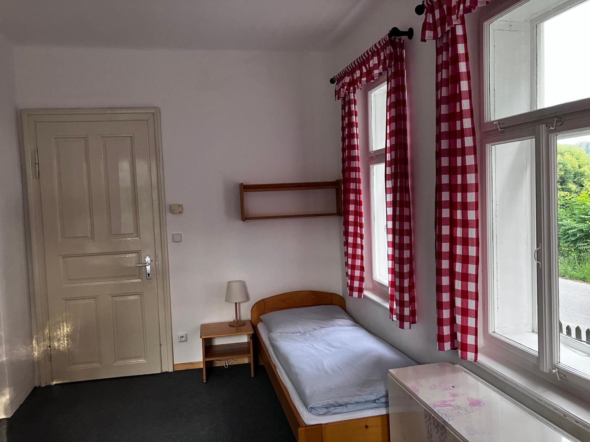 Penzion Hají Janov nad Nisou Exterior foto